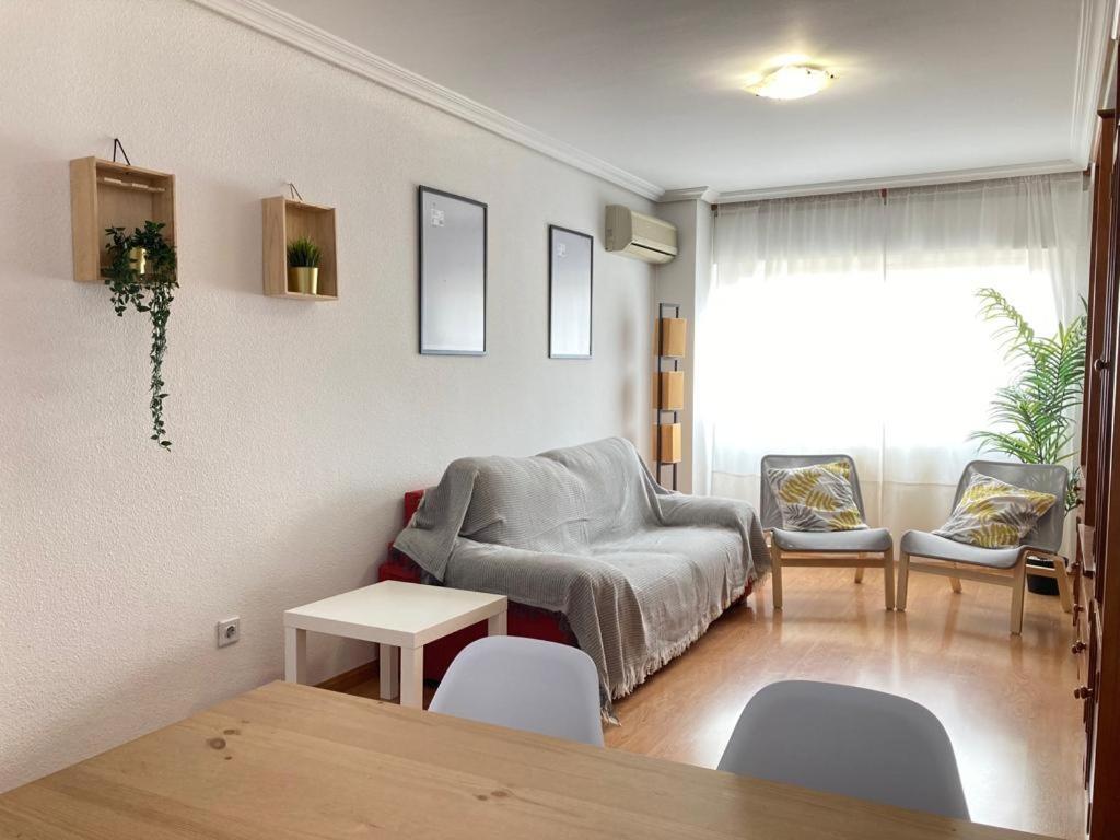 Apartamento Grande, 2 Dormitorios, Garaje Gratis Madrid Eksteriør bilde