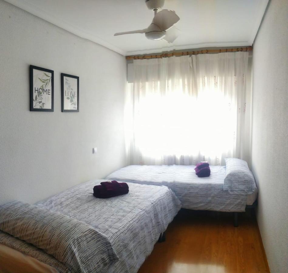 Apartamento Grande, 2 Dormitorios, Garaje Gratis Madrid Eksteriør bilde